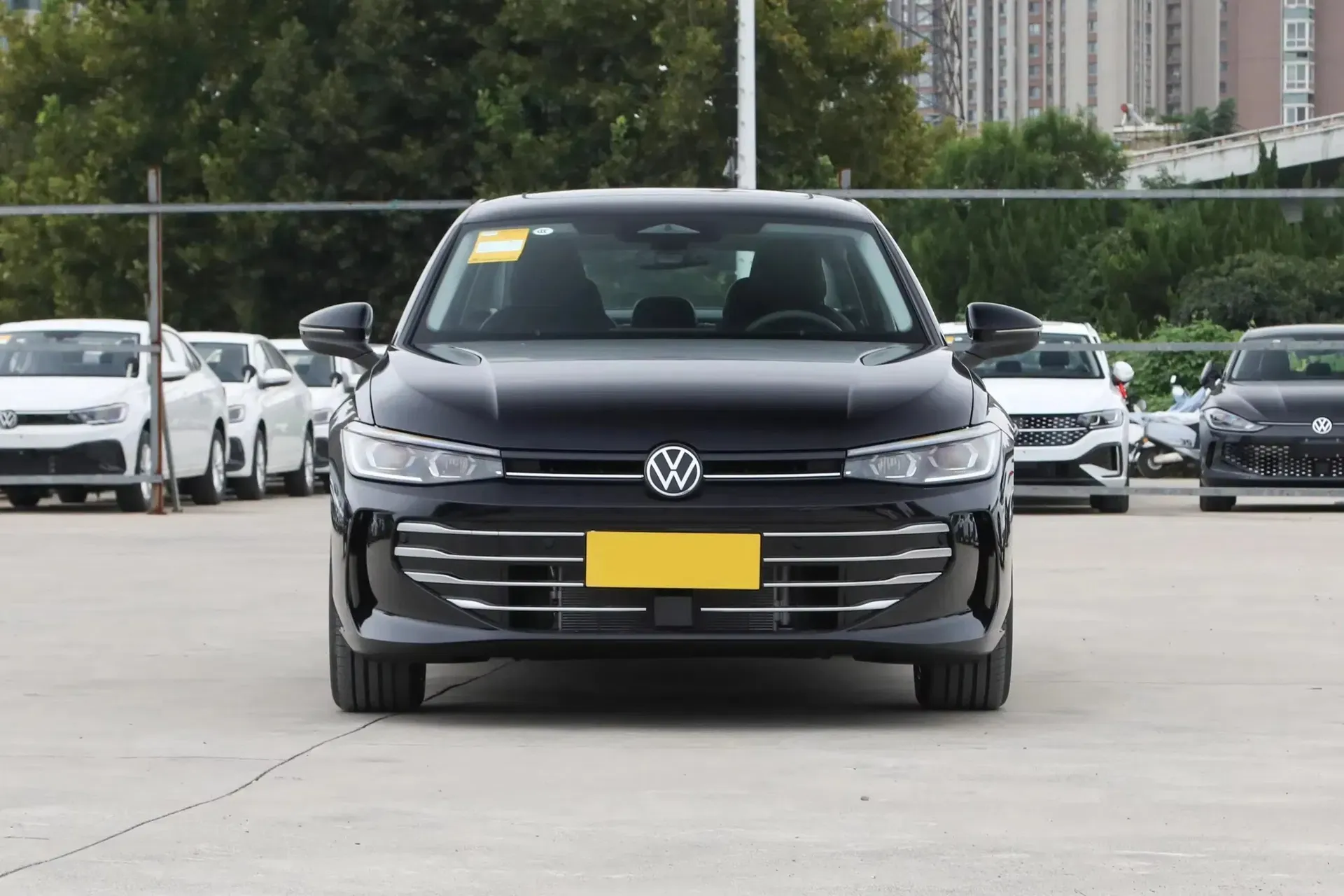 imgi_45_2024-China-New-Petrol-Car-Adult-Passat-PRO-2025-VW-Passat- 2026 Volkswagen Passat PRO 4-Door 5-Seat Sedan– In Stock in China | CAR IN CHINA - Image 1