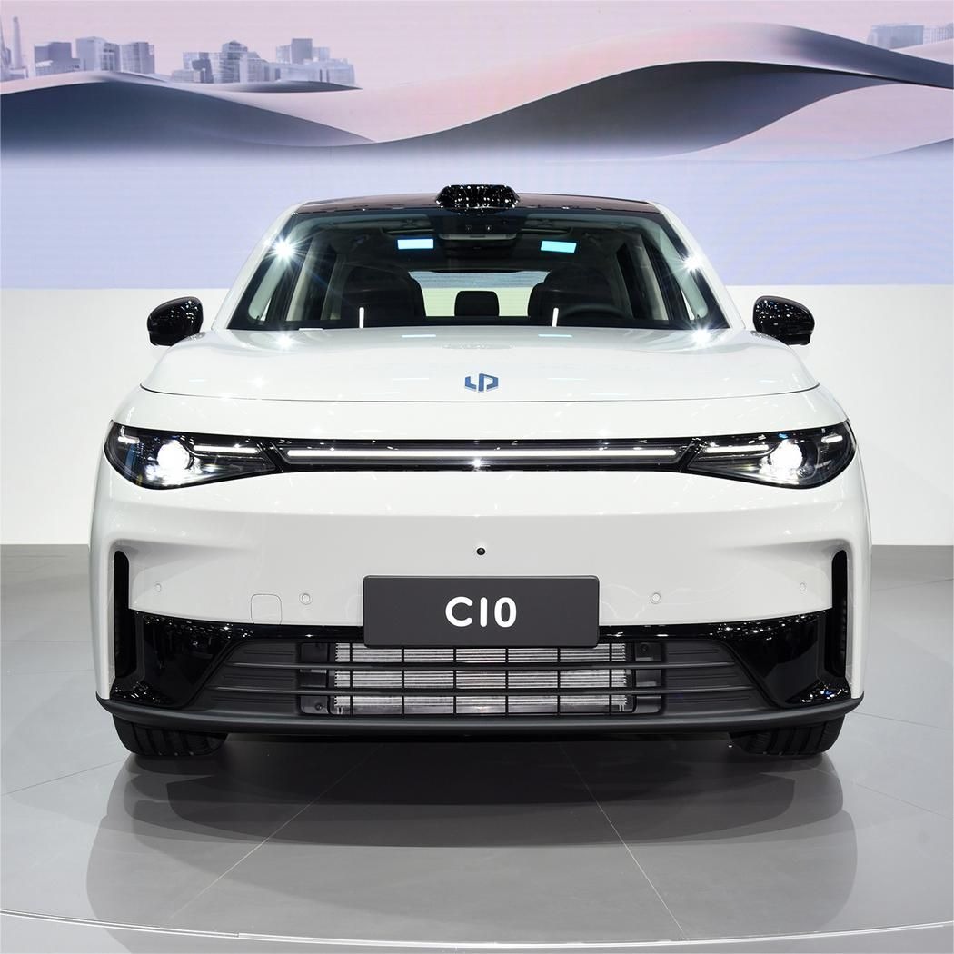imgi_71_2024-Leapmotor-C10-2WD-5-Seat-New-Energy-Vehicles-Hybrid-Electric-Cars 2026 Leapmotor C10 Comfort Edition Electric Car - Image 1